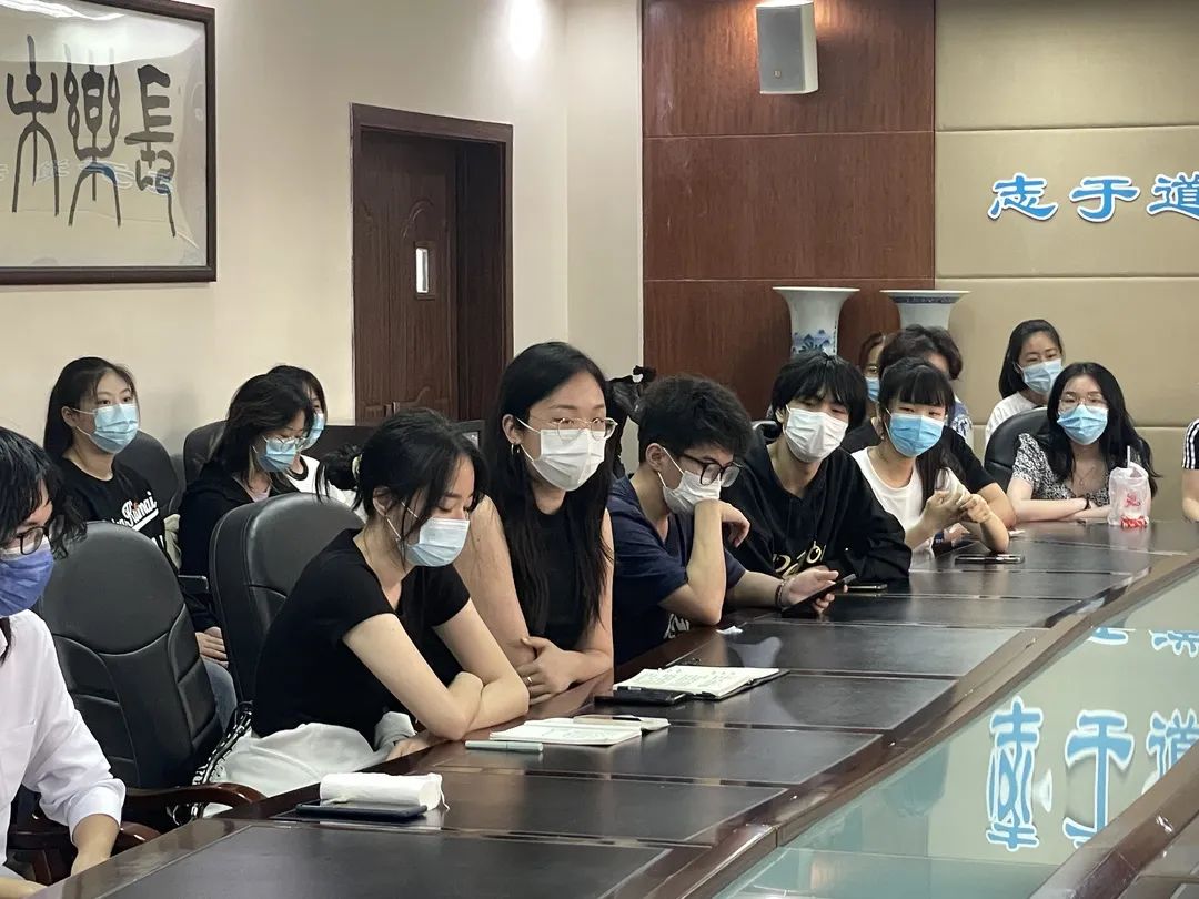 365英国上市集团