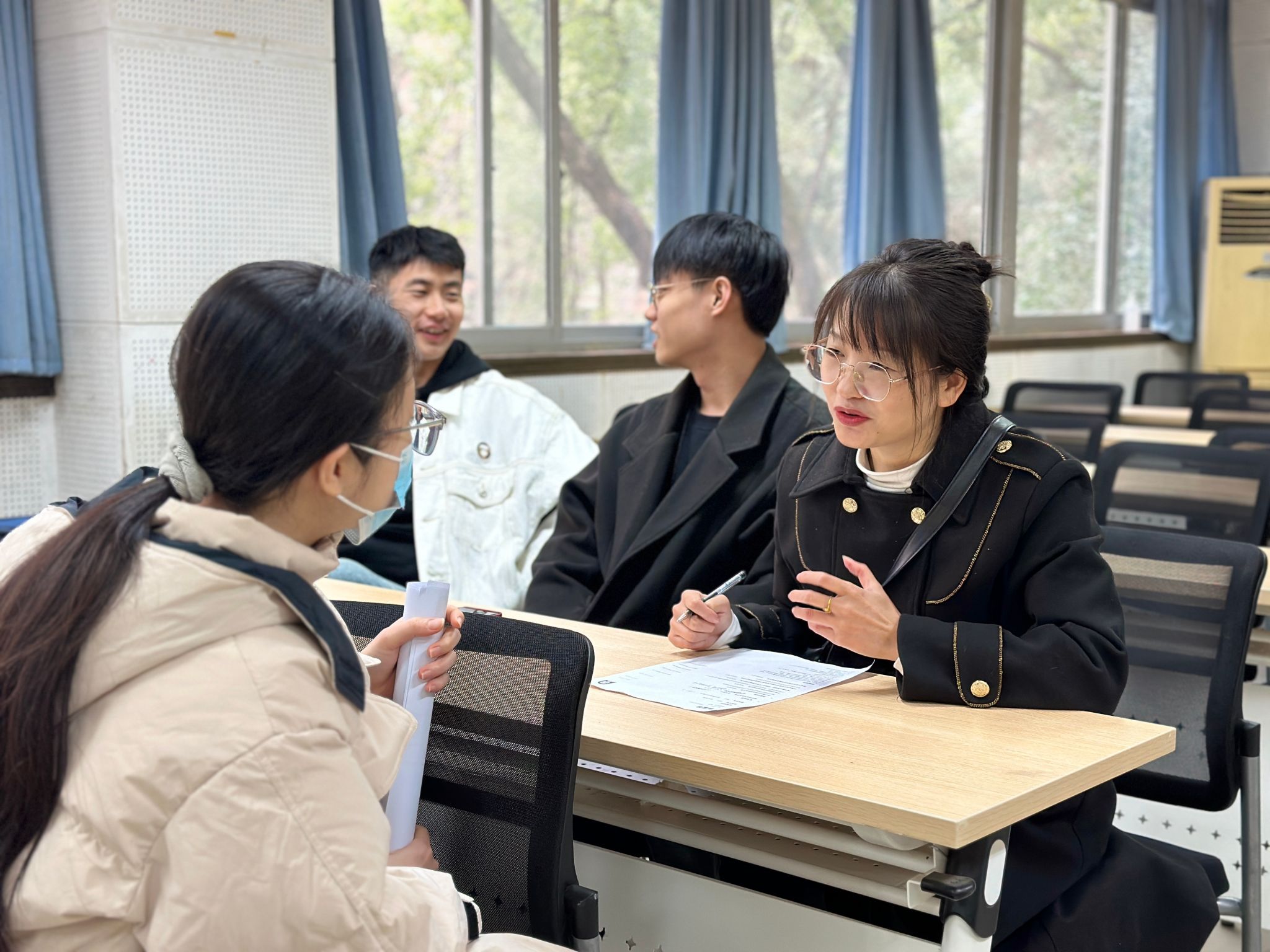 365英国上市集团