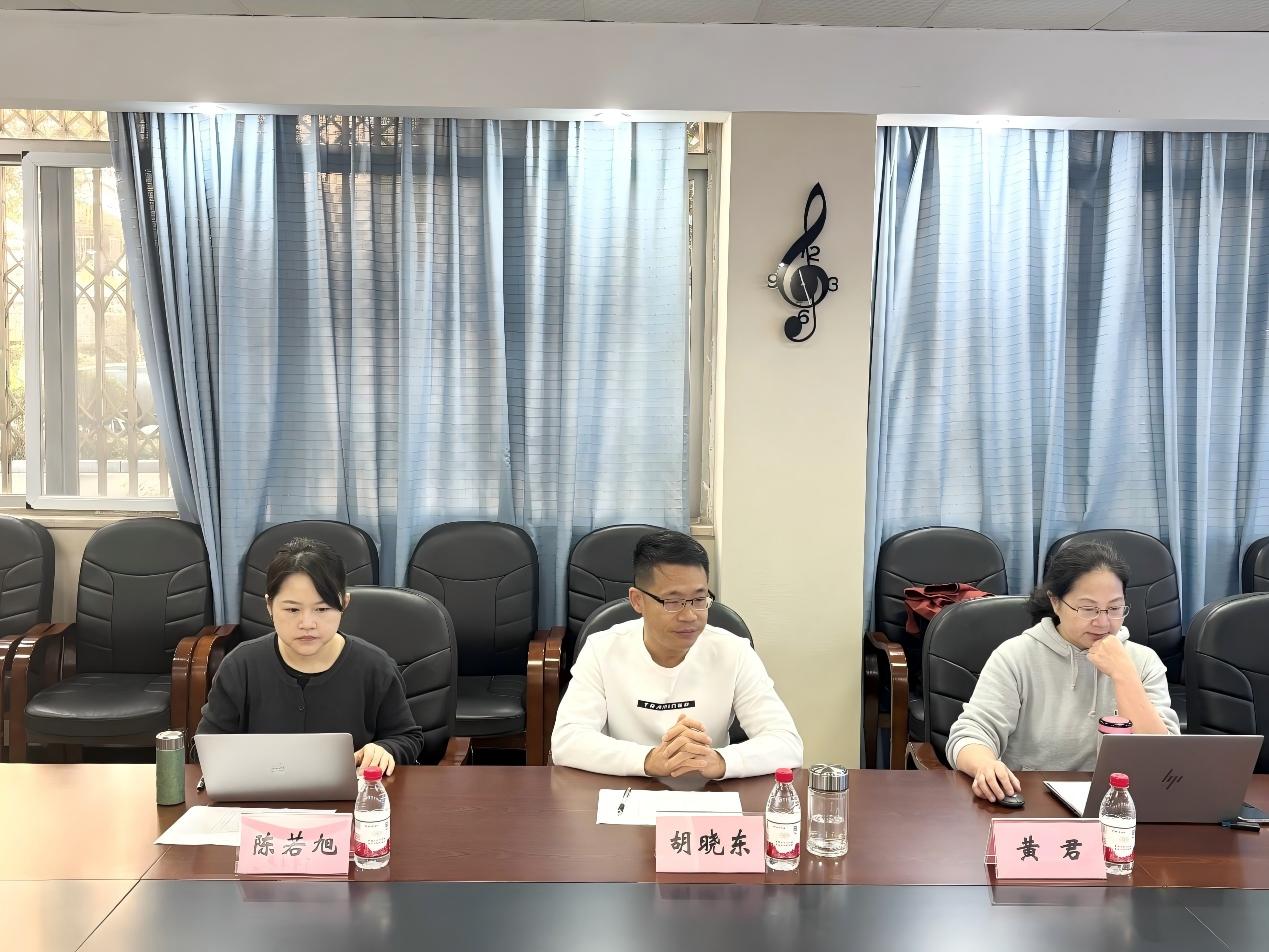 365英国上市集团