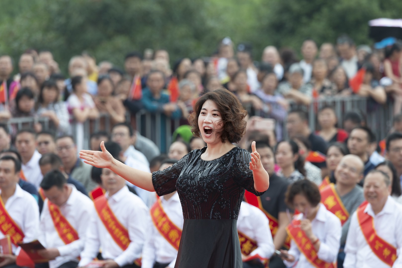 365英国上市集团